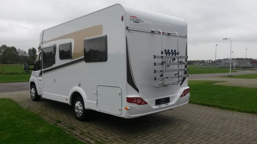 E1 Carado T348 Camper Huren Halfintegraal Exterieur Noorderzon Campers